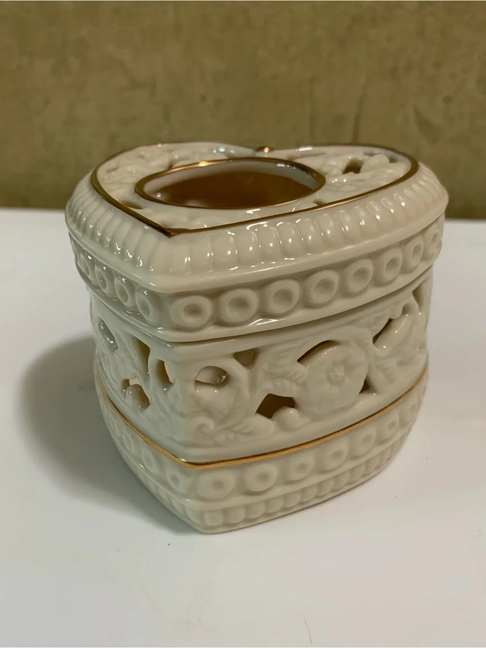 PARTYLITE Victorians Heart Porcelain Tealight Candle Holder P7297 NEW in Box